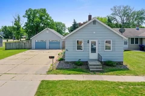 811 Elm St, De Pere, WI 54115