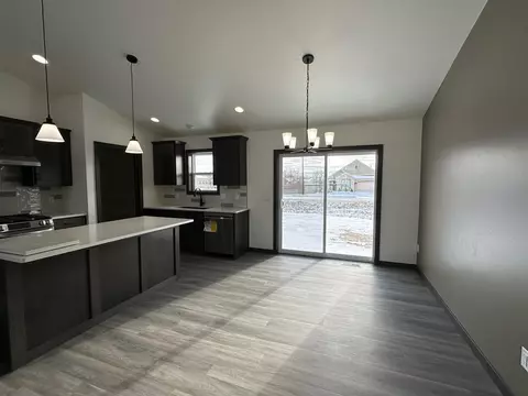 2283 E Honeygold Ct, Appleton, WI 54913 photo 4