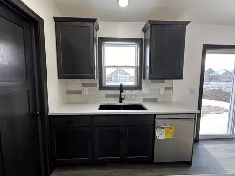2283 E Honeygold Ct, Appleton, WI 54913 photo 7