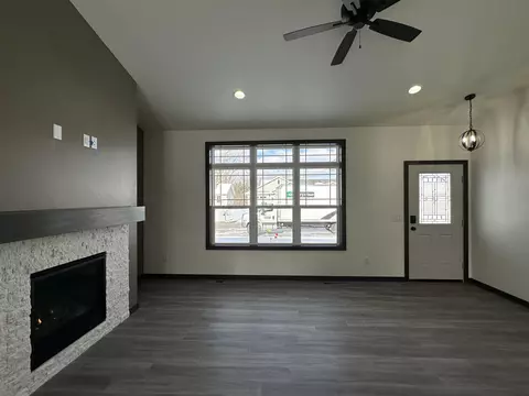 2283 E Honeygold Ct, Appleton, WI 54913 photo 2