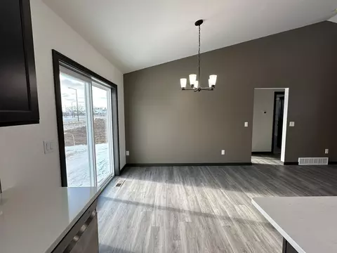 2283 E Honeygold Ct, Appleton, WI 54913 photo 5