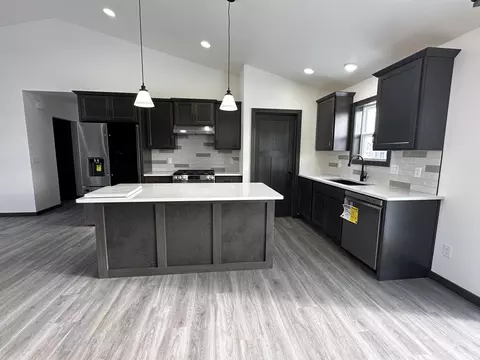 2283 E Honeygold Ct, Appleton, WI 54913 photo 9