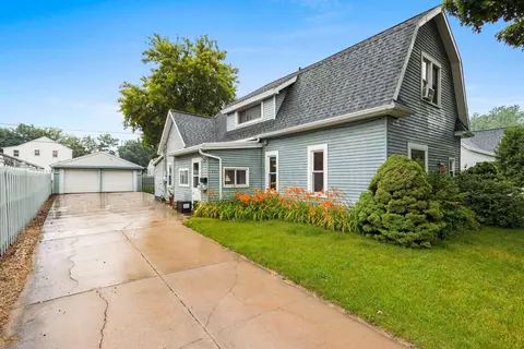 231 N 6th St, De Pere, WI 54115