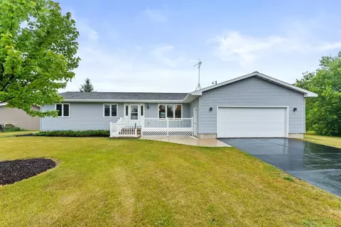 813 S Hudson Ct, Sturgeon Bay, WI 54235
