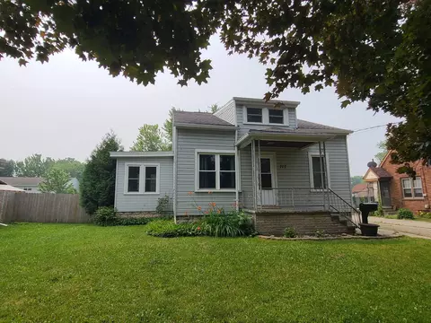 717 1st St, Menasha, WI 54952