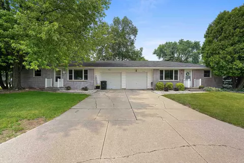2076 Marlee Ln, Green Bay, WI 54304