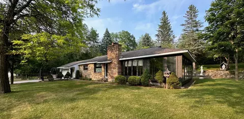 1006 Fj St, Crivitz, WI 54114