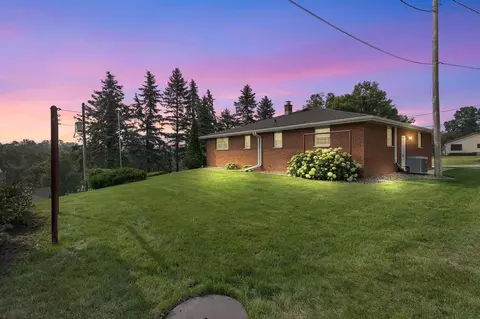 212 Pine St, Wrightstown, WI 54180 photo 2