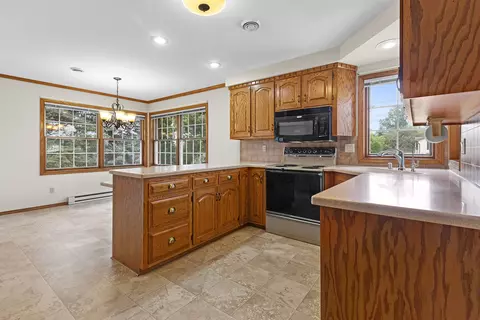 212 Pine St, Wrightstown, WI 54180 photo 4