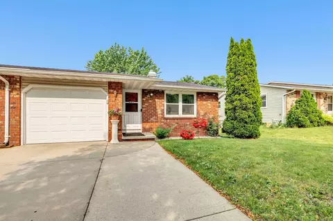 852 Edgewood Dr, Green Bay, WI 54311