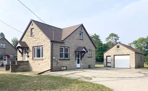 1700 West Dr, Menominee, MI 49858