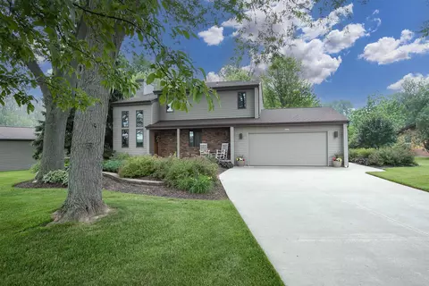 w6359 Lakeview Court, Menasha, WI 54952