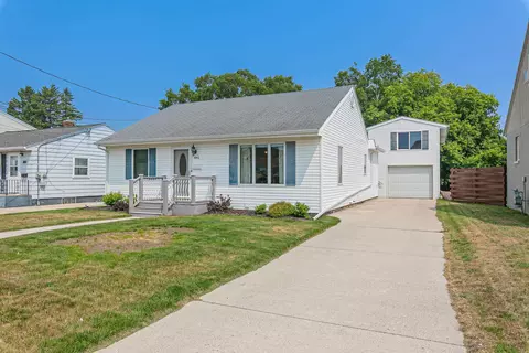 1912 12th St, Two Rivers, WI 54241