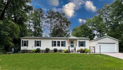 w7458 South Oak Drive, Wautoma, WI 54982