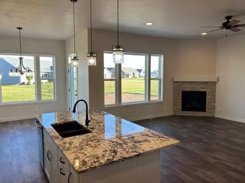 5325 N Amethyst Dr, Appleton, WI 54913 photo 7