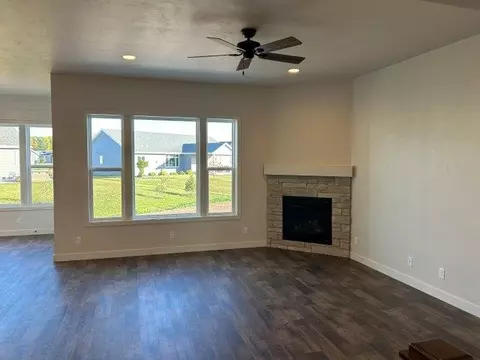 5325 N Amethyst Dr, Appleton, WI 54913 photo 5