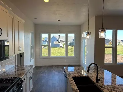 5325 N Amethyst Dr, Appleton, WI 54913 photo 6