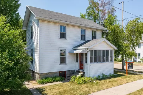 751 Division St, Oshkosh, WI 54901