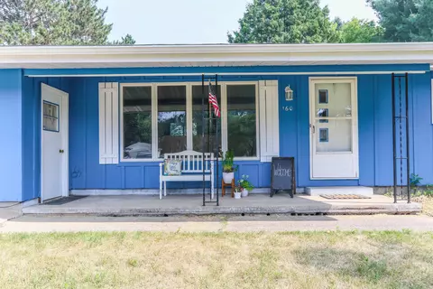 160 Walnut St, Manawa, WI 54949