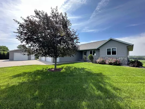 w715 Klondike Road, Berlin, WI 54923