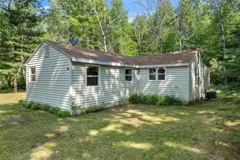 w10016 East Oak Ridge Lane, Gresham, WI 54128 photo 2