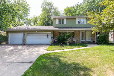 1032 E Northwood Dr, Appleton, WI 54911