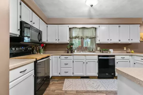 933 E Capitol Dr, Appleton, WI 54911 photo 9