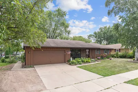 933 E Capitol Dr, Appleton, WI 54911