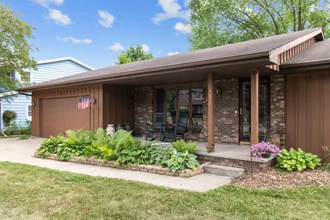 933 E Capitol Dr, Appleton, WI 54911 photo 2