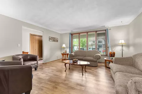 933 E Capitol Dr, Appleton, WI 54911 photo 6