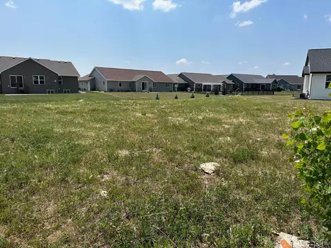 2077 W Sugar Ct, Appleton, WI 54913
