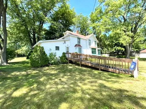 636 E North St, Suring, WI 54174