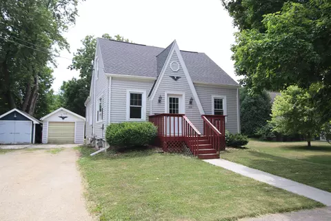 305 Howard St, Ripon, WI 54971