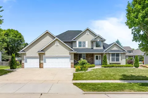 224 E Wentworth Ln, Appleton, WI 54913