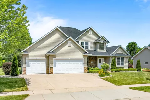 224 E Wentworth Ln, Appleton, WI 54913 photo 2