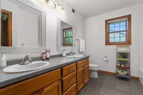 224 E Wentworth Ln, Appleton, WI 54913 photo 32