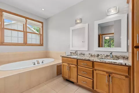224 E Wentworth Ln, Appleton, WI 54913 photo 18