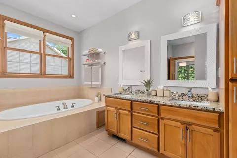 224 E Wentworth Ln, Appleton, WI 54913 photo 17