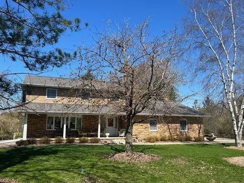 45 Meadowbrook Ct, Appleton, WI 54914