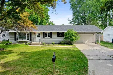 3019 Lawndale Dr, Green Bay, WI 54311