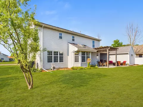 1917 Hulke Dr, Appleton, WI 54915 photo 5
