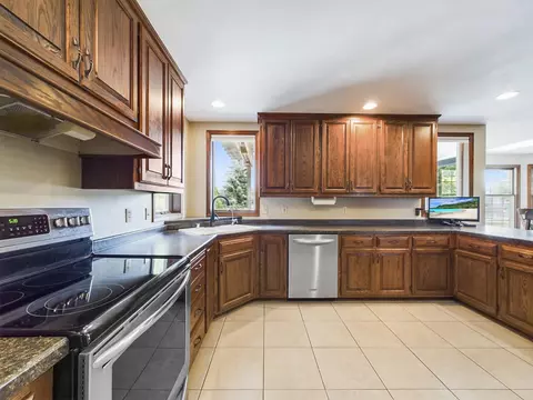 1917 Hulke Dr, Appleton, WI 54915 photo 12
