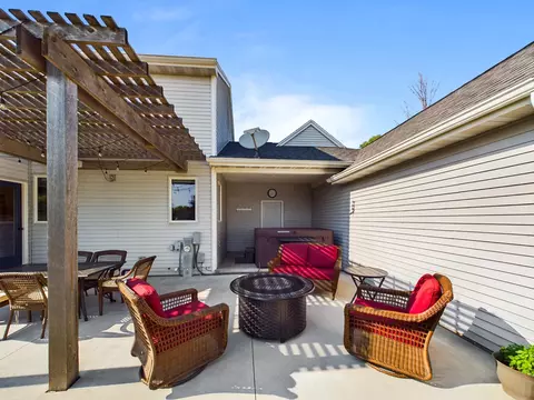 1917 Hulke Dr, Appleton, WI 54915 photo 9