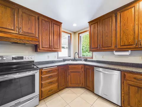 1917 Hulke Dr, Appleton, WI 54915 photo 11