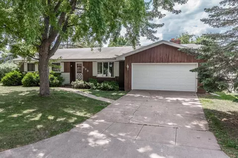 523 N Canterbury Dr, Appleton, WI 54915
