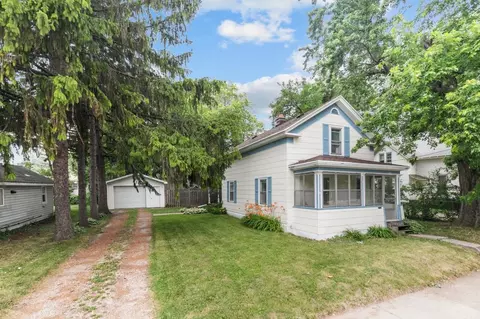 835 Division St, Oshkosh, WI 54901