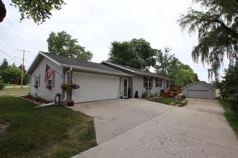 n7693 County Road C, Eldorado, WI 54932