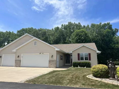 1062 Province Ter, Menasha, WI 54952