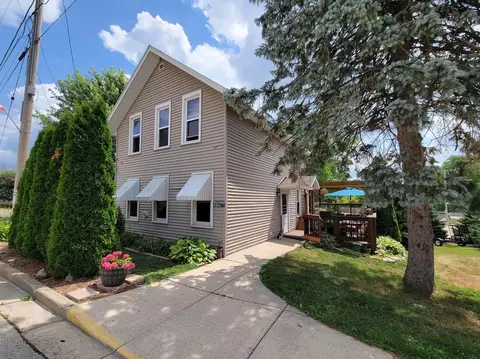 100 N River St, Lowell, WI 53557