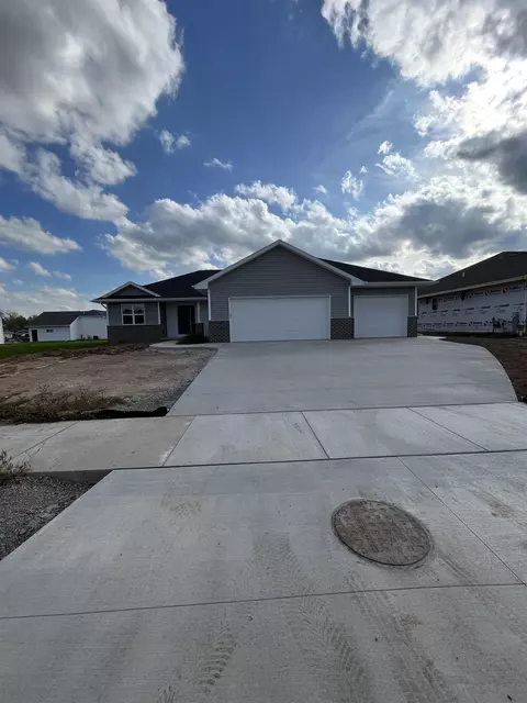 4557 Paul Ln, Green Bay, WI 54313